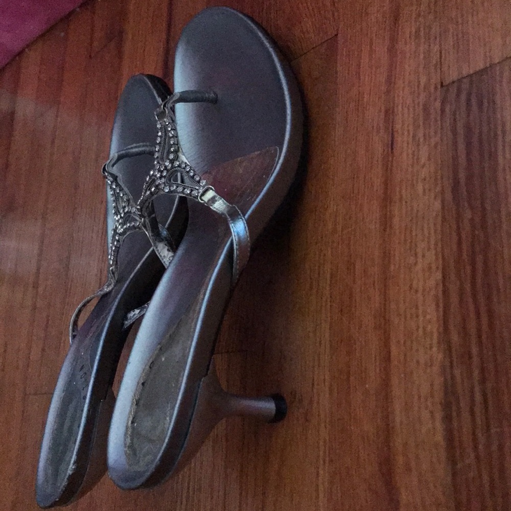 Heels - Picture 2 of 2